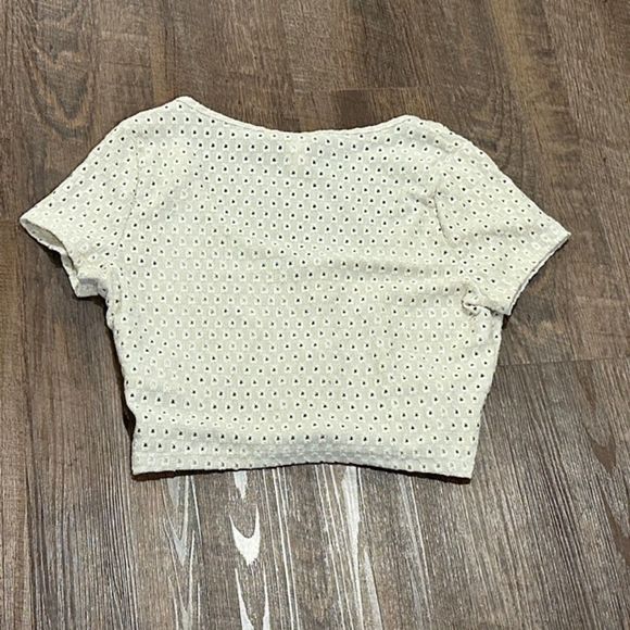 Forever 21 Blouse Button Up Lightweight Cream Solid Short Sleeve Womens Large - Picture 2 of 5